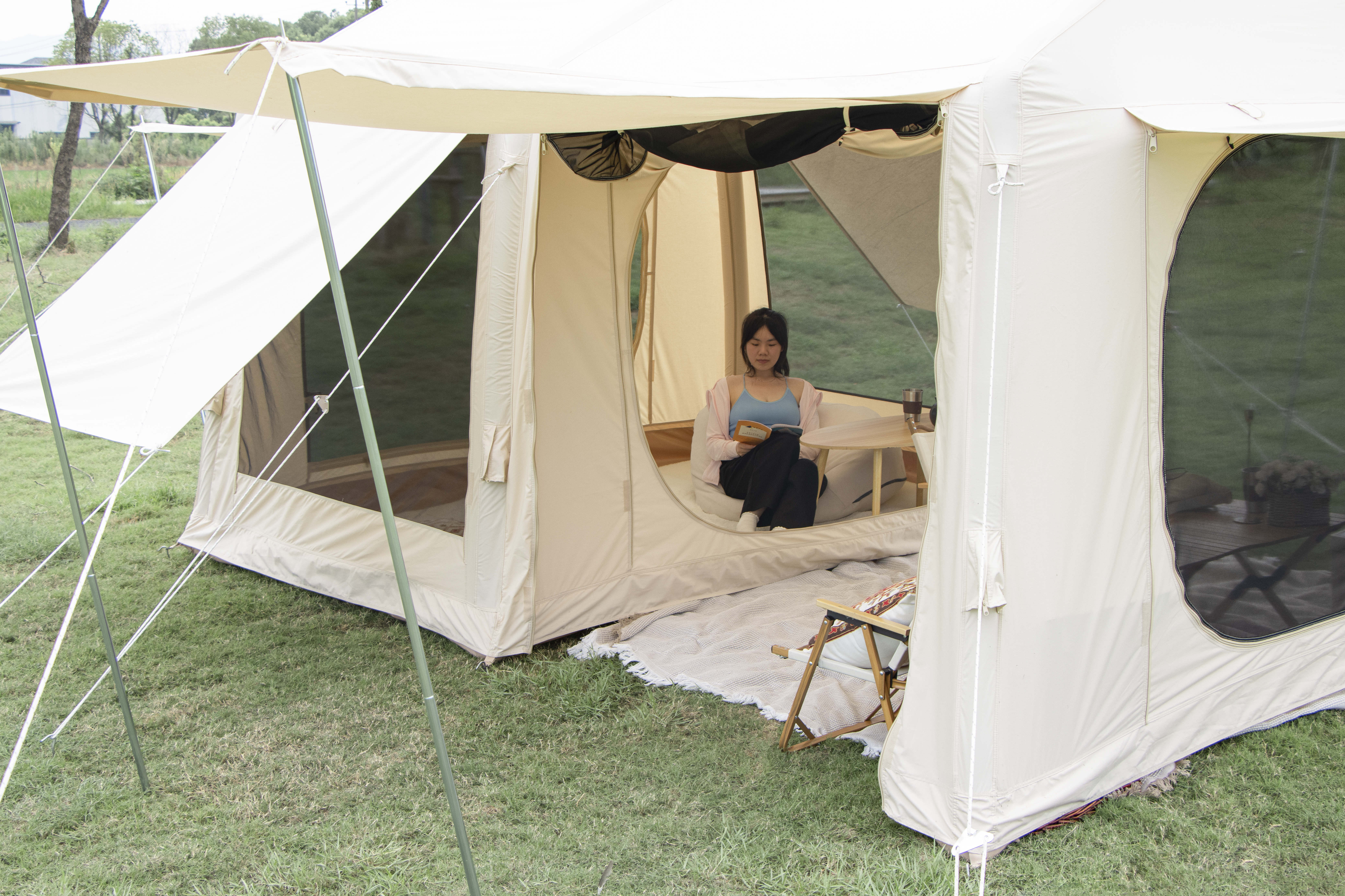 Großes aufblasbares Camping-Kabinenzelt