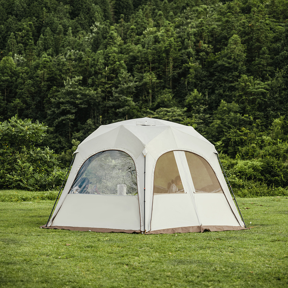 Mehrere DIY-gesplicte Campingzelte
