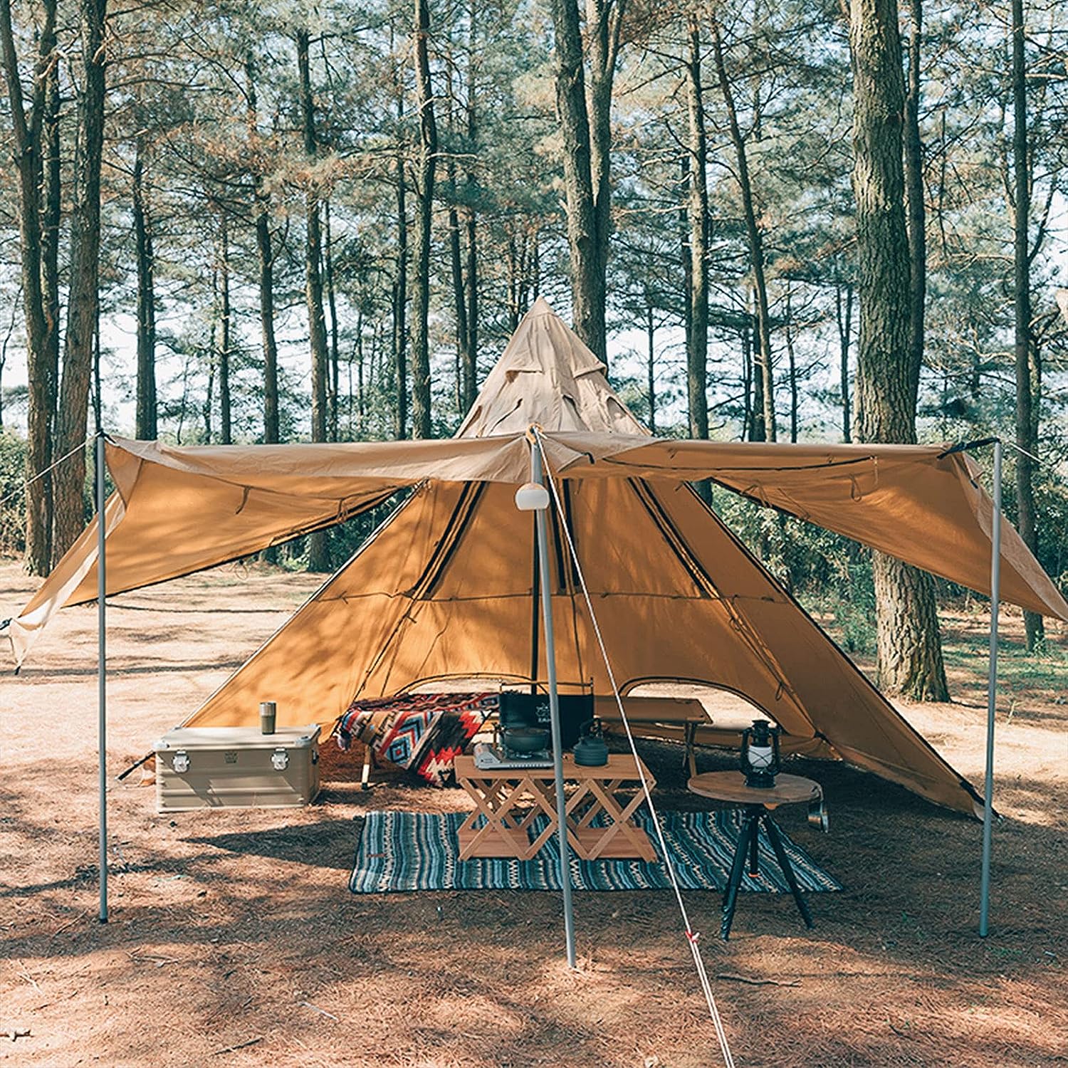 Outdoor-Campingzelt im indischen Stil mit Pyramidenform