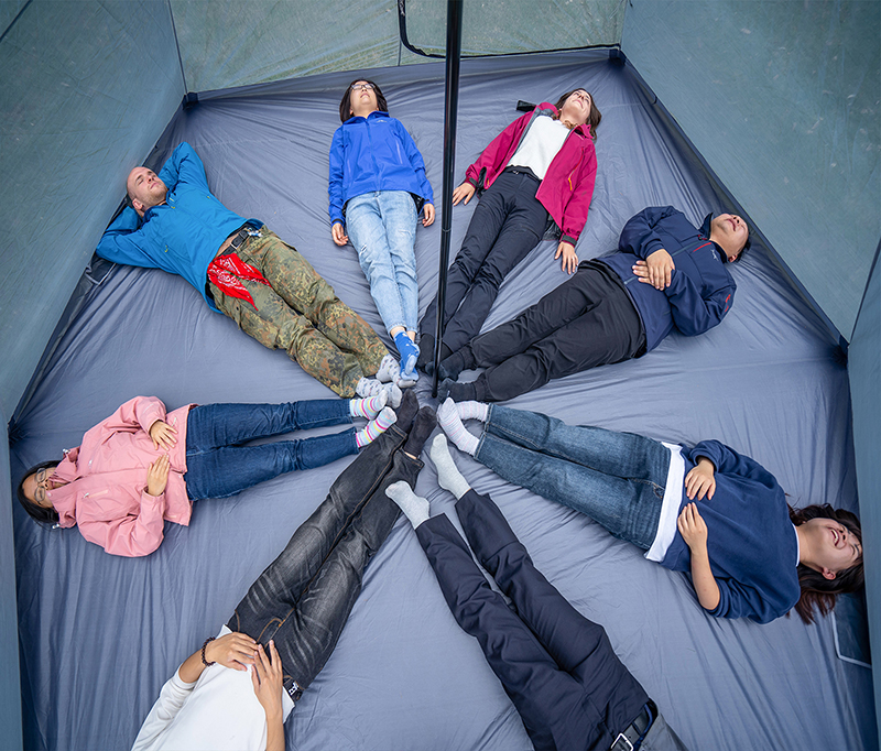 Pyramiden-Campingzelt mit Unterstand